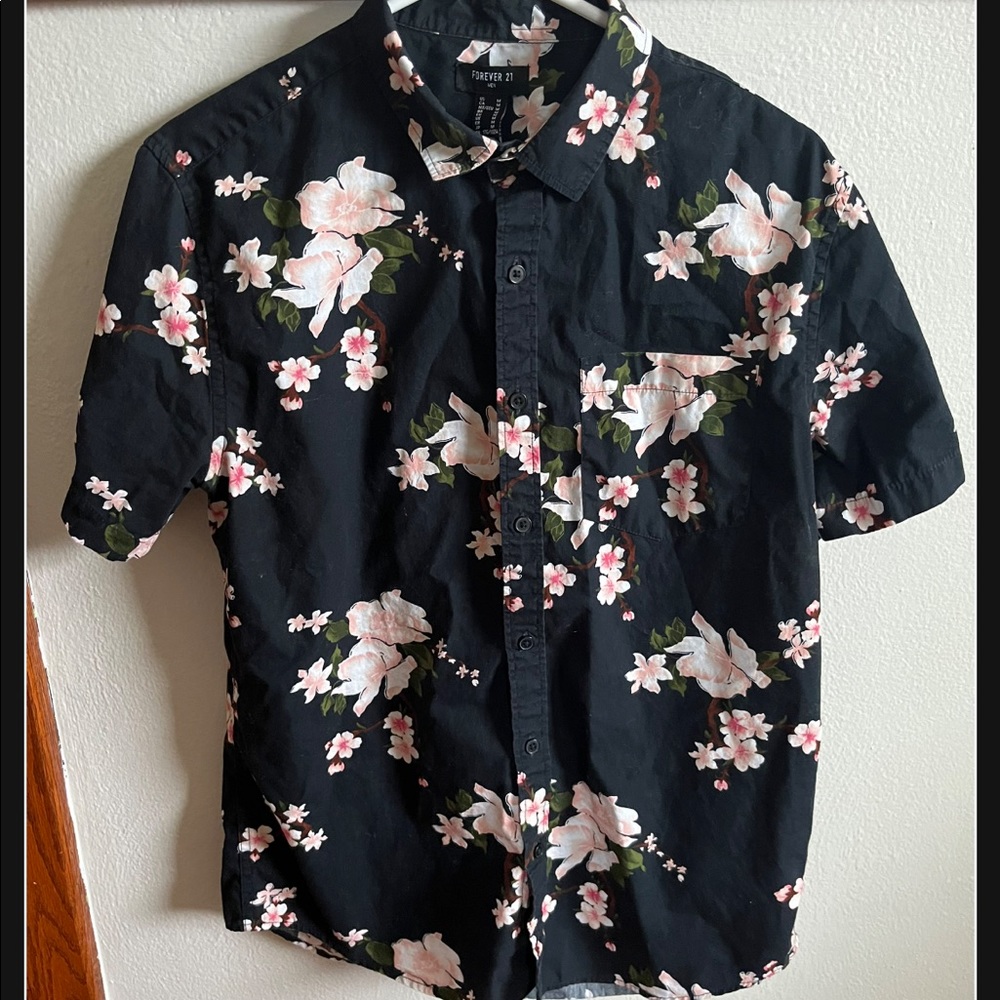 Forever 21 Mens Buttom Up Shirt Size M